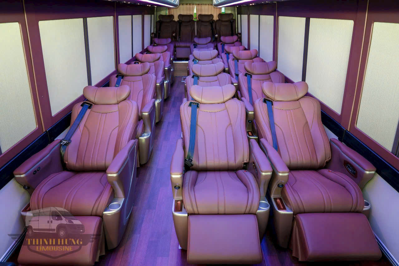Cho thuê xe limousine 19 chỗ tại TPHCM - Thịnh Hưng Limousine