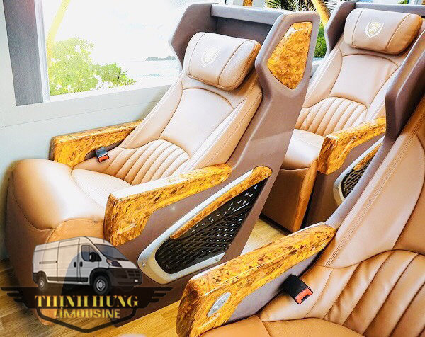 Cho thuê xe limousine 19 chỗ tại TPHCM - Thịnh Hưng Limousine