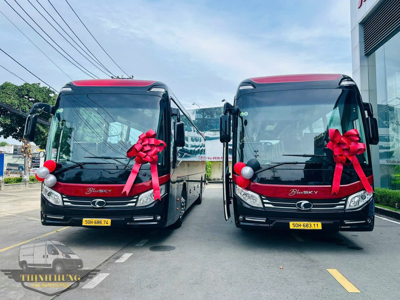 Cho thuê xe limousine 20 chỗ tại TPHCM - Thịnh Hưng Limousine